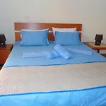 Ithaki Phinikoudes No. 107 *