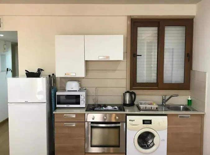 Ithaki Phinikoudes No. 107 アパート *