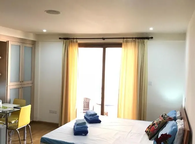 Appartamento Ithaki Phinikoudes No. 107 *