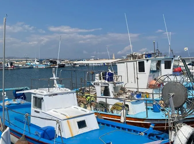 Ithaki Phinikoudes No. 107 ラルナカ