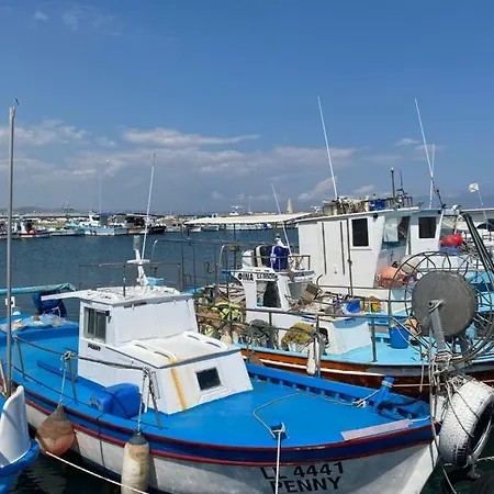 Ithaki Phinikoudes No. 107 Ларнака